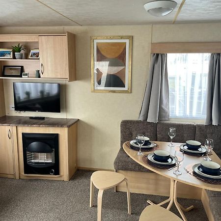 8 Berth Holiday Home At St Osyth Holiday Park Saint Osyth Exterior photo
